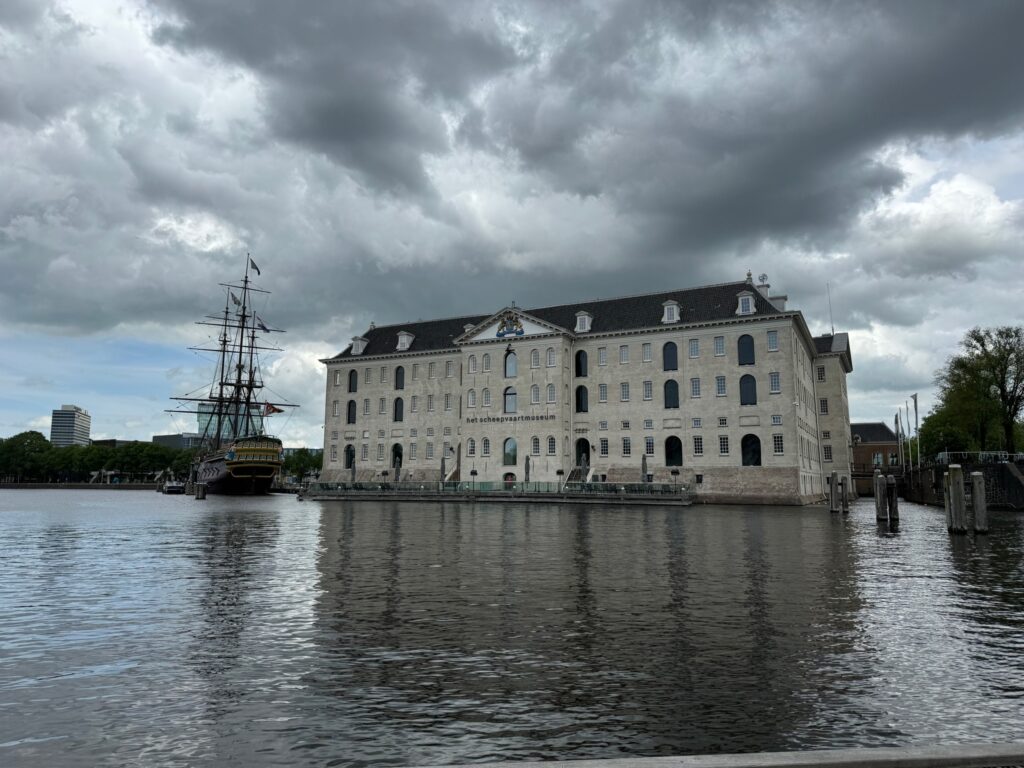 Het Scheepvaartmuseum, a Maritime Museum with a real ship to tour