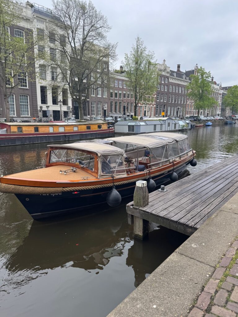 Pure Boats Canal on the Keizergracht